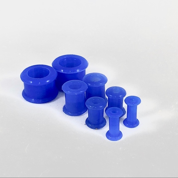Pair of Blue Double Flare Silicon Ear Tunnels - Picture 2 of 4